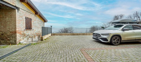 5 bedrooms Duplex in Maranello, Italy No. 314597 15