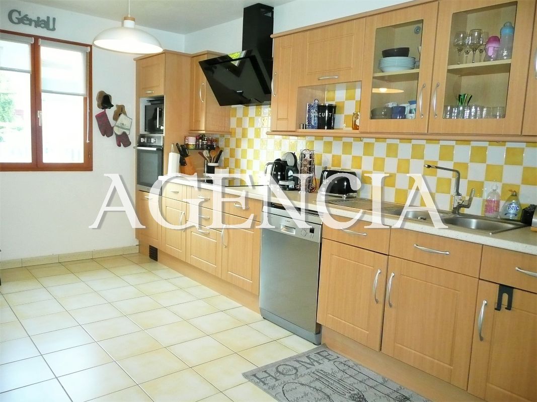 Casa T3 em Ozoir-la-Ferriere, France N.º 188102