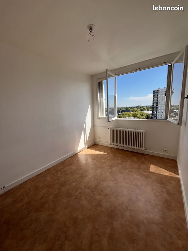 Apartamento de 3 dormitorios en Orleans, France No. 209227