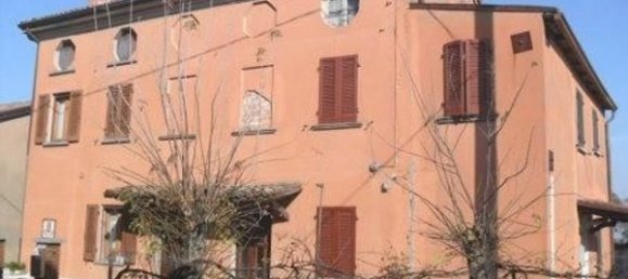 7-Zimmer Haus in Castana, Italy, Nr. 82189 2