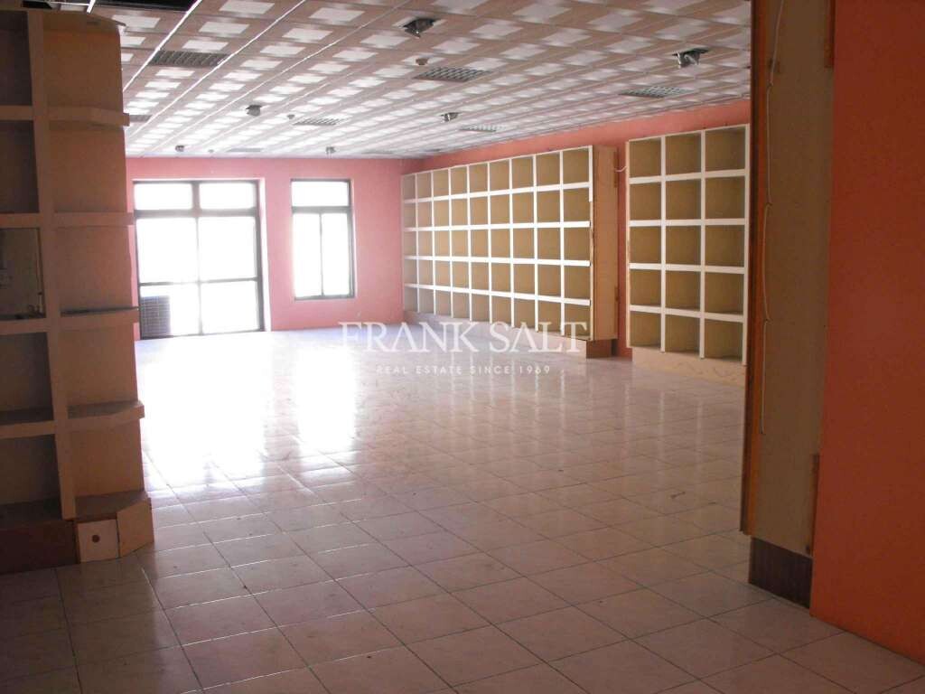  محل تجاري في Hamrun, Malta 56متر مربع رقم 13360