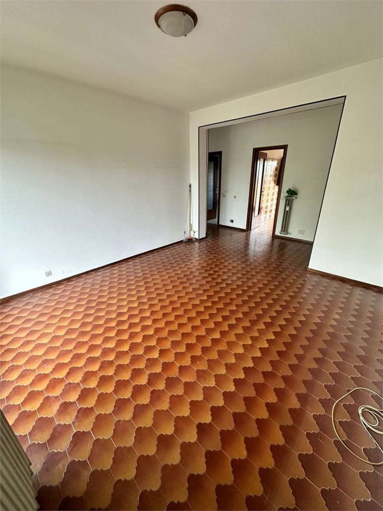 3-salle Appartement à Novara, Italy No. 206610