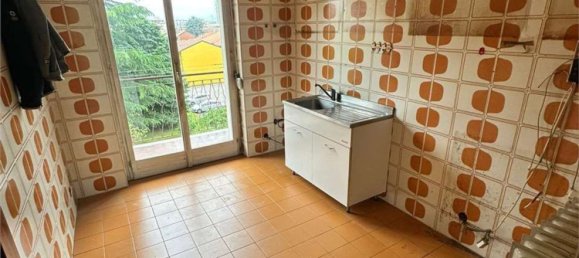 3-salle Appartement à Novara, Italy No. 206610 4