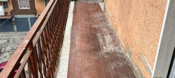 3-salle Appartement à Novara, Italy No. 206610 11