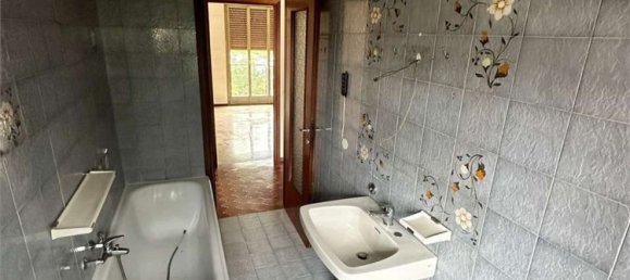 3-salle Appartement à Novara, Italy No. 206610 9