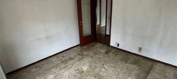 3-salle Appartement à Novara, Italy No. 206610 12