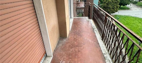 3-salle Appartement à Novara, Italy No. 206610 13