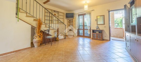 2 bedrooms Villa in Guidonia Montecelio, Italy No. 310095 8
