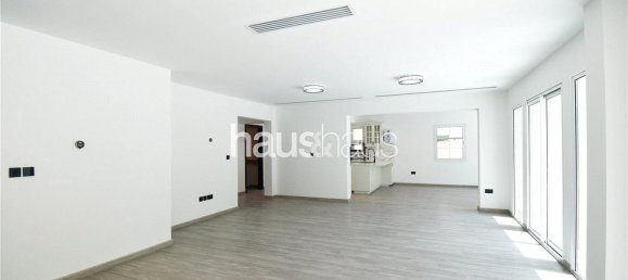 Вилла с 4 спальнями в Jumeirah Village Triangle, ОАЭ № 98555 4