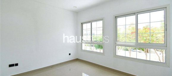 Вилла с 4 спальнями в Jumeirah Village Triangle, ОАЭ № 98555 8