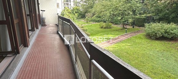 3 bedrooms Apartment in Saint-Cloud, France No. 180172 3