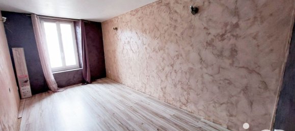 2 Schlafzimmer Haus in Cerisiers, France, Nr. 323638 5