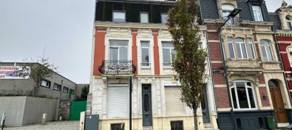 Edificio de 7 habitaciónes en Calais, France No. 57480 2