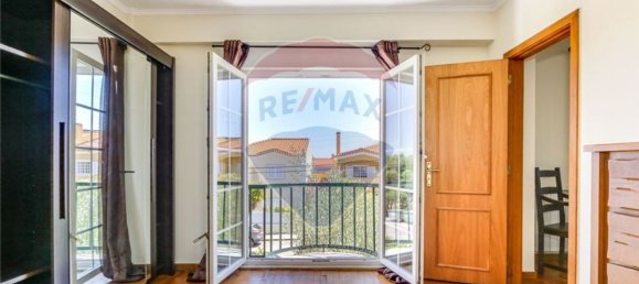 4 bedrooms House in Rio de Mouro, Portugal No. 31458 42