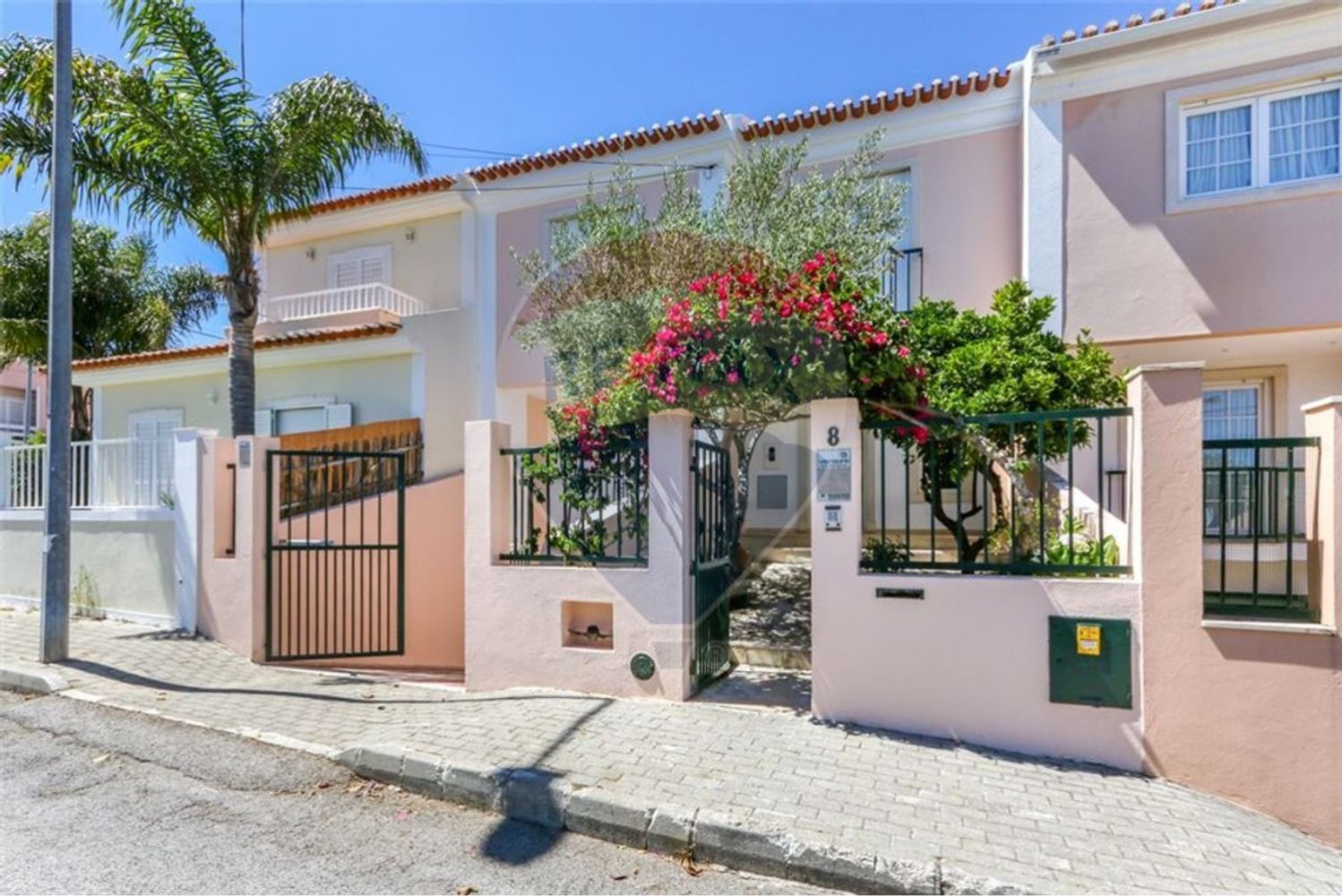 4 bedrooms House in Rio de Mouro, Portugal No. 31458