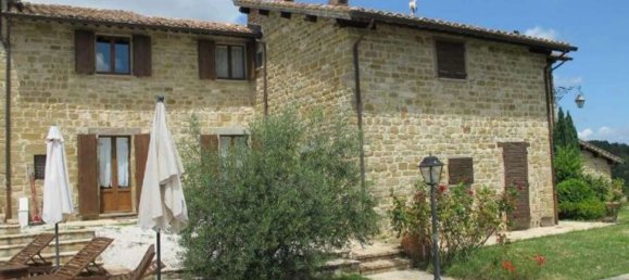 20 rooms Villa in Gubbio, Italy No. 49943 11