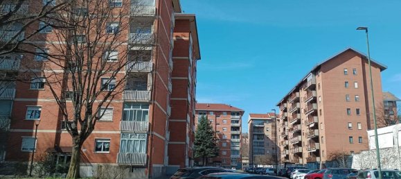 4 rooms Apartment in Turin, Italy No. 149981 3