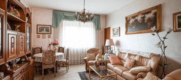 4 rooms Apartment in Turin, Italy No. 149981 6