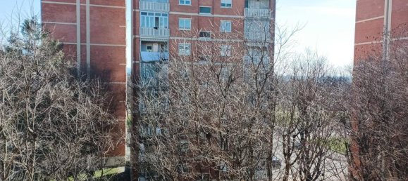 4 rooms Apartment in Turin, Italy No. 149981 4