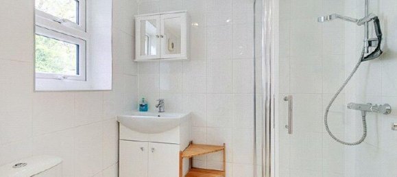 1 bedroom Maisonette in London, United Kingdom No. 12729 5