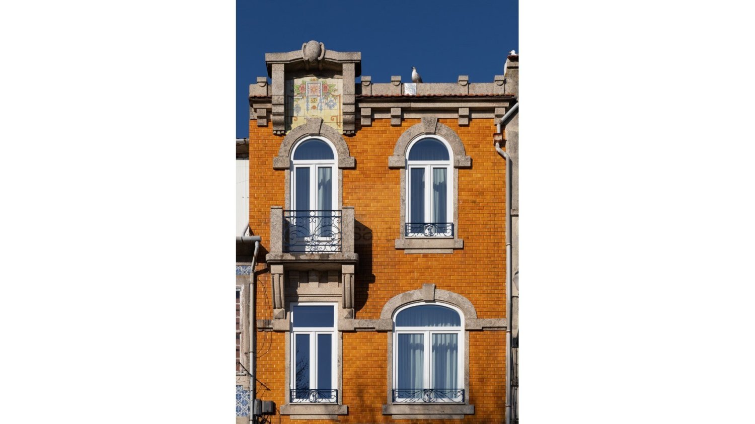 Gebäude in Porto, Portugal 277m², Nr. 124600