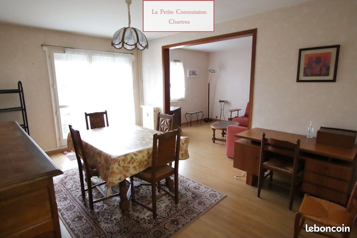 2 bedrooms Apartment in Chartres, France No. 52549