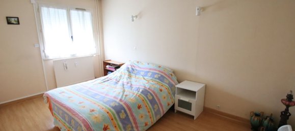 2 bedrooms Apartment in Chartres, France No. 52549 8