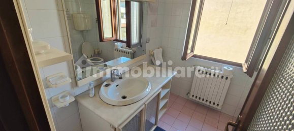 Villa de 4 dormitorios en Guardamiglio, Italy No. 355716 13