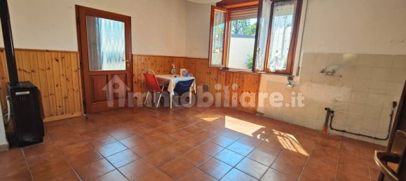 Villa de 4 dormitorios en Guardamiglio, Italy No. 355716 17