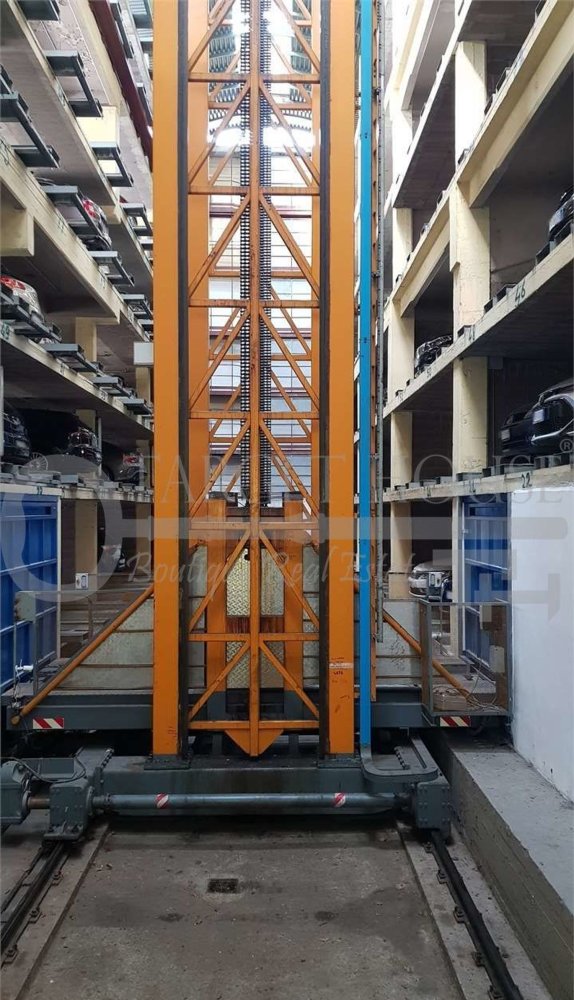  مرآب في Como, Italy 44متر مربع رقم 108070