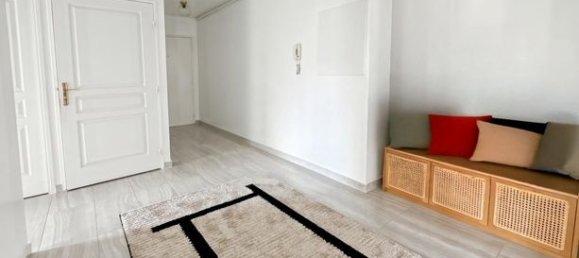 3 bedrooms Apartment in Saint-Denis, France No. 354676 2