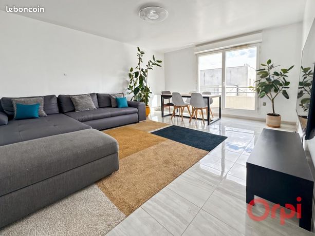 3 bedrooms Apartment in Saint-Denis, France No. 354676