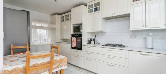 5 bedrooms House in Portsmouth, United Kingdom No. 10875 8