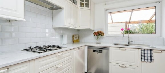 5 bedrooms House in Portsmouth, United Kingdom No. 10875 5