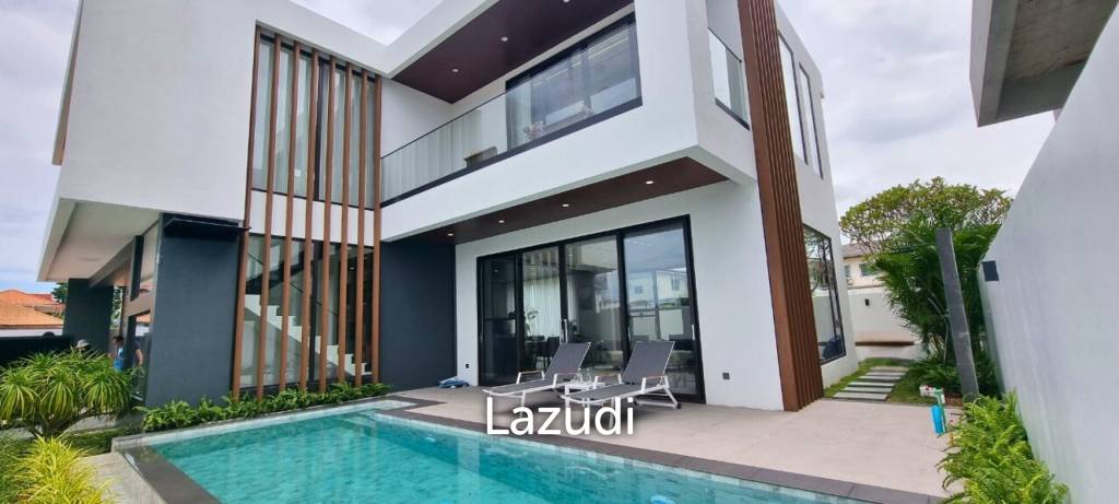 4 bedrooms Villa in Pattaya, Thailand No. 23833