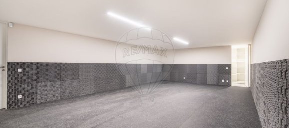 4 bedrooms House in Porto, Portugal No. 16974 33