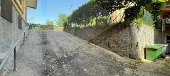 Garaje de 1 habitación en Pomigliano d'Arco, Italy No. 20043 4