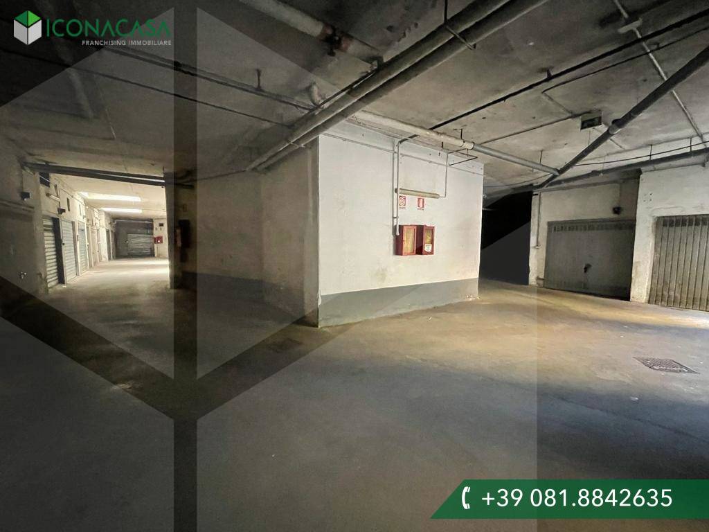 Garaje de 1 habitación en Pomigliano d'Arco, Italy No. 20043