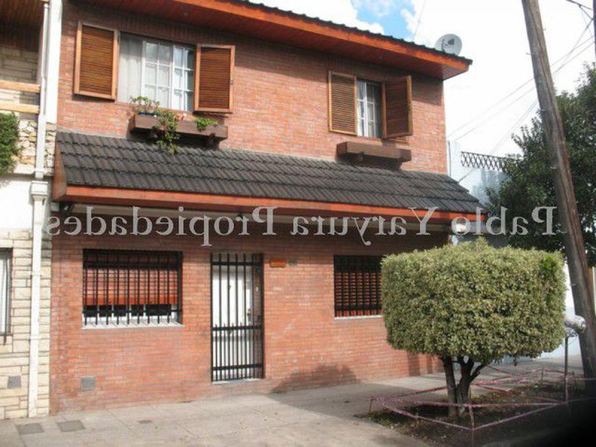 3 bedrooms Apartment in Tres de Febrero, Argentina No. 51122