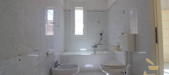 2 bedrooms Villa in Vidigulfo, Italy No. 272223 28