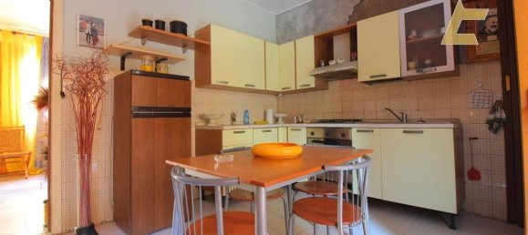 2 bedrooms Villa in Vidigulfo, Italy No. 272223 5