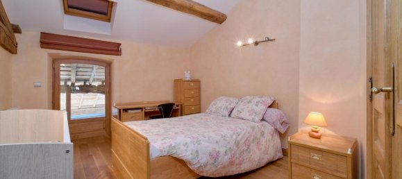 5 bedrooms Villa in Rhone, France No. 346425 9