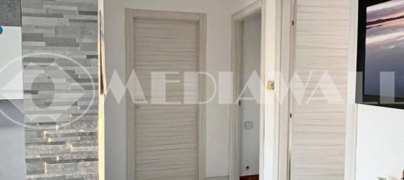 Квартира с 5 комнатами в Порденоне, Италия № 12772 8