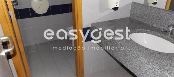 242m² Commercial property in Santarem, Portugal No. 71657 8