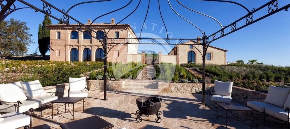 7 bedrooms Castles in Buonconvento, Italy No. 196349 5