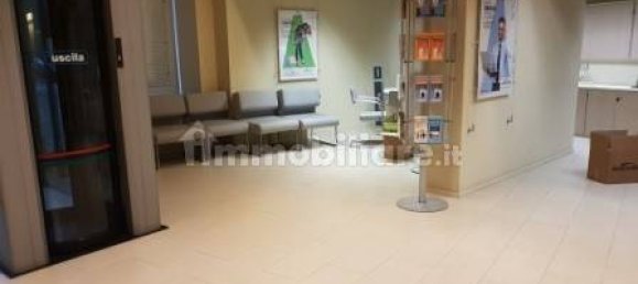 Imóvel comercial de 3 divisões em Cividate Camuno, Italy N.º 355079 4