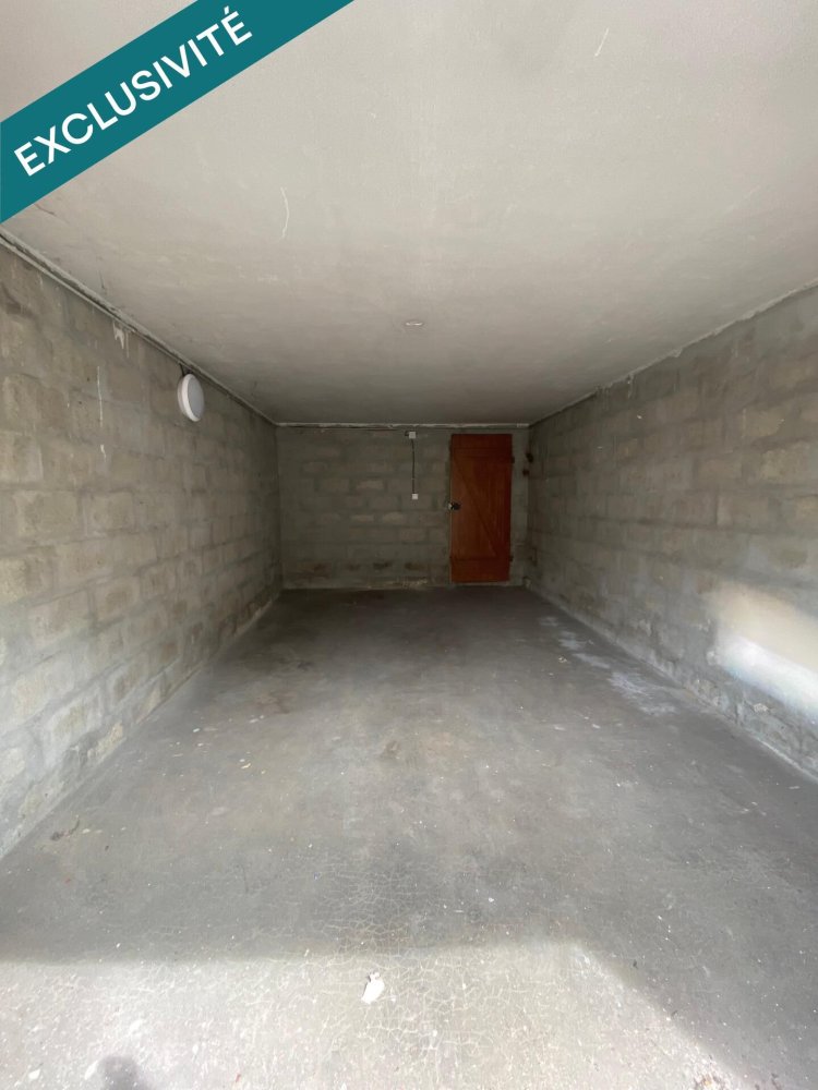  Garage in Mont-de-Marsan, France No. 344844