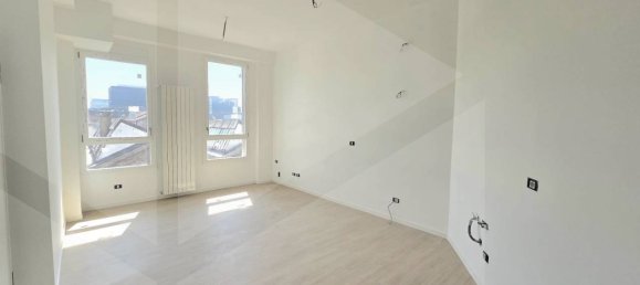 Studio in Milan, Italy No. 241348 6