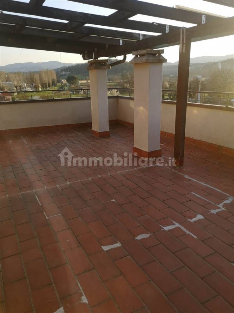 2 bedrooms Apartment in San Giovanni Valdarno, Italy No. 223330