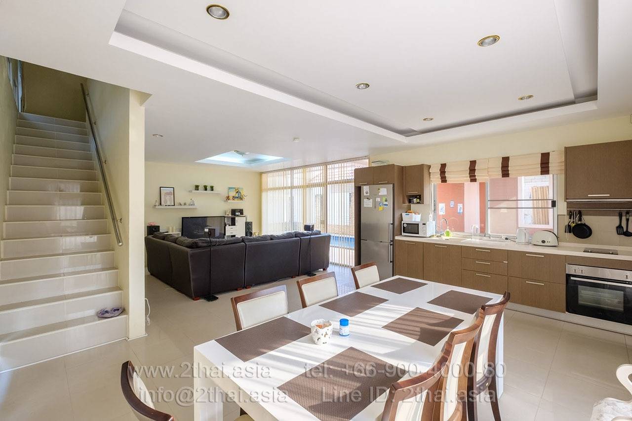 4 bedrooms Cafe / restaurant in Pattaya, Thailand No. 1203